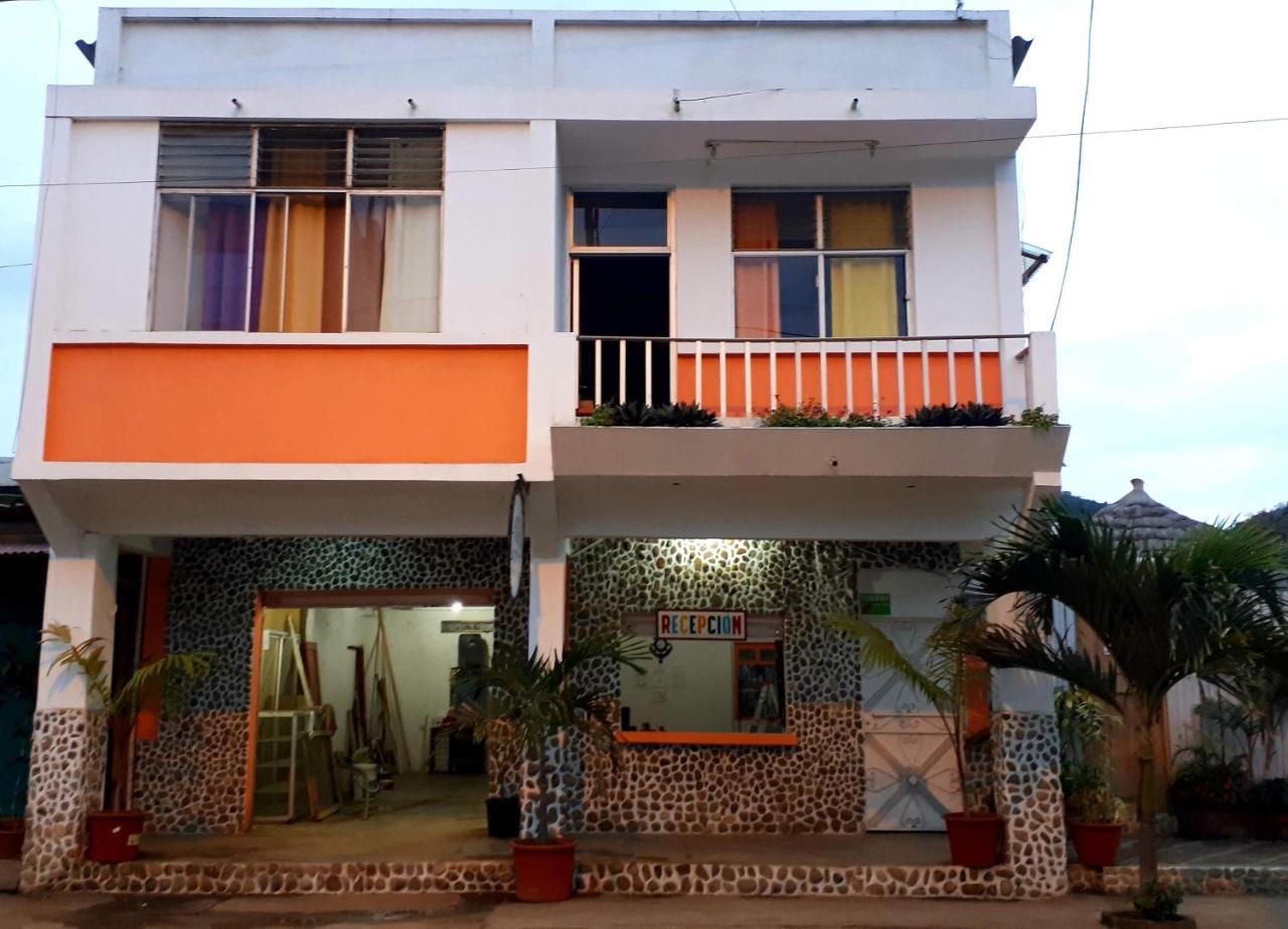 Haus Quentin Hotel Puerto Lopez Exterior photo